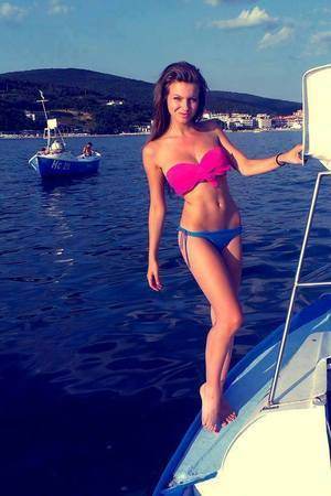 Adult dating profile photo of Ashleigh (20) in California