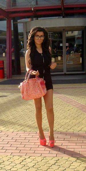 Alisa (19) in Michigan | Casual Dating with Older Men