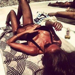 Laura (20), Tennessee | Local Discreet Adult Connection