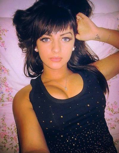 Local Tennessee Profile: Haleigh (23) | Older Men Welcome