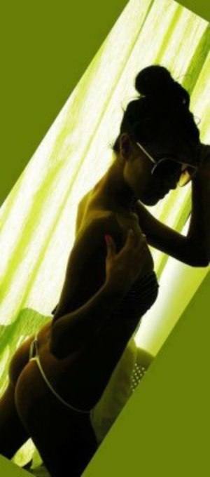 Jazmyne, 19 in New York | Casual Dating and Private Chat