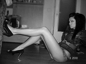 Gillian (18) from California | Private Casual Meetup Profile