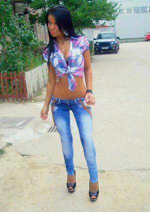 Chat with Erica (29) | California Local Women