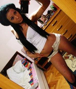 Meet Alexus (20) from California | Local Dating Profile