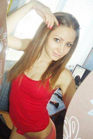 Dayna, 20, California | Nearby Adult Singles