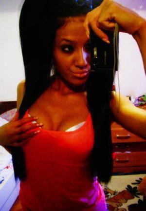 Meet Mia (25) from Tennessee | Local Dating Profile