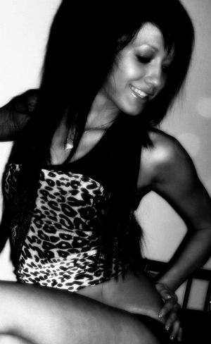 Meet Dixie (21) from New Jersey | Local Dating Profile