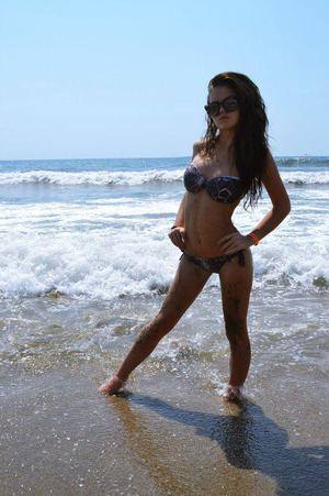 Chat with Anabelle (25) | Florida Local Women