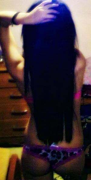 Meet Maura (18) from West Virginia | Local Dating Profile