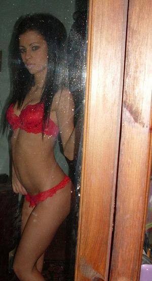 Karina (25) in Oregon | Local Adult Woman
