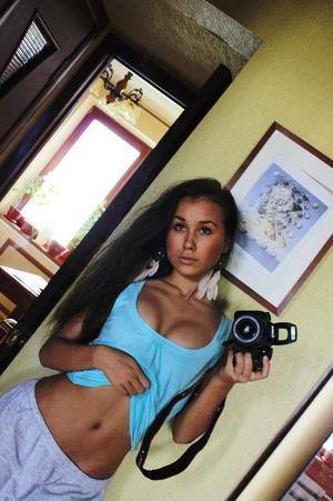 Lucy, 24, California | Nearby Adult Singles