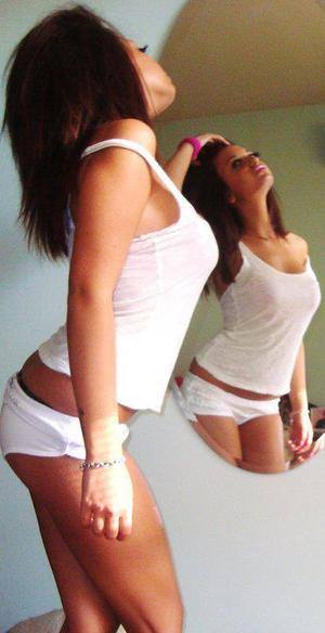 Meet Gina (22) from West Virginia | Local Dating Profile