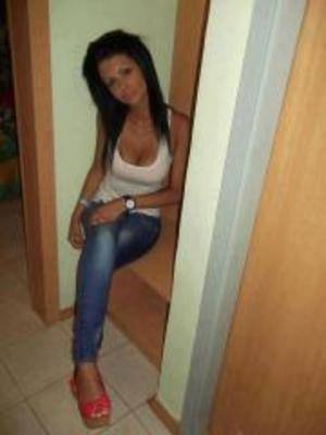Pamela (21) in California | Local Adult Woman