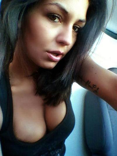 Meet Julia (24) from Missouri | Local Dating Profile