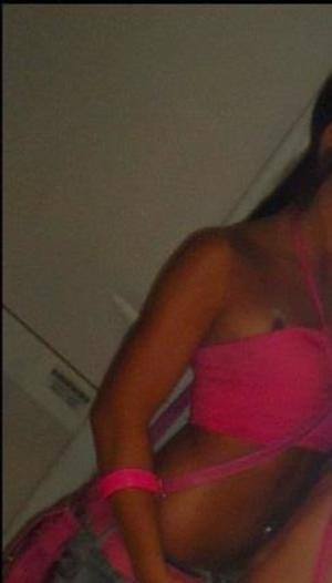 Christine (18) in Iowa | Local Adult Woman