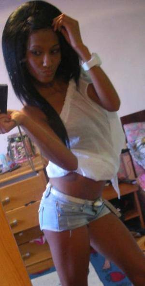 Chat with Kendal (28) | Kentucky Local Women