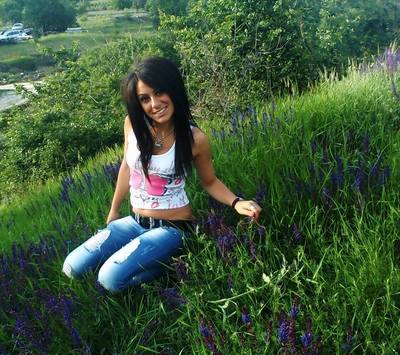 Lauren (20) in Ontario | Local Adult Woman