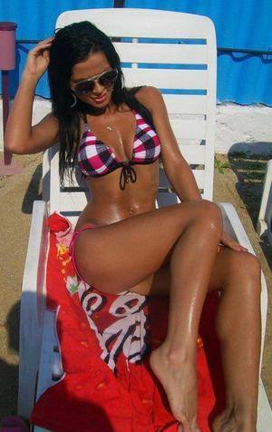 Sienna (22) in Ontario | Local Adult Woman