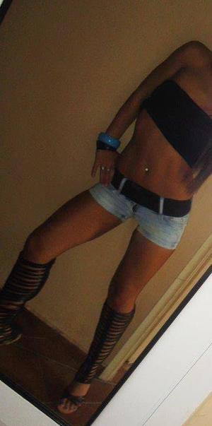 Leticia, 24, profile image for Sky Lake, FL dating page