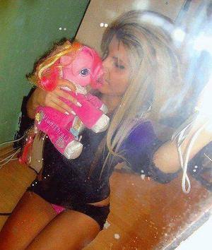 Gwendolyn (19) in Florida | Local Adult Woman