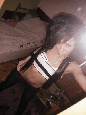 Meet Carrie (29) from Maine | Local Dating Profile