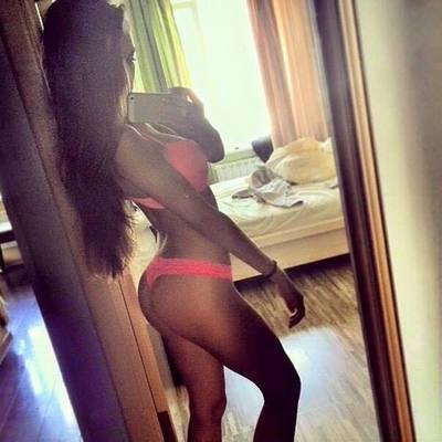 Meet Brylee (29) from Ontario | Local Dating Profile
