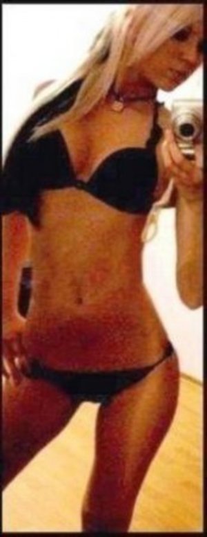 Elizabeth is a cheater looking for a guy like you!