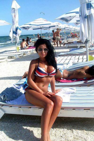 Escorts like Gillian are down to fuck you now!