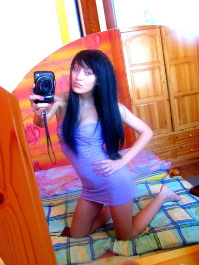 Dominica from Pioneer, California is looking for adult webcam chat