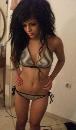 Escorts like Wendy are down to fuck you now!