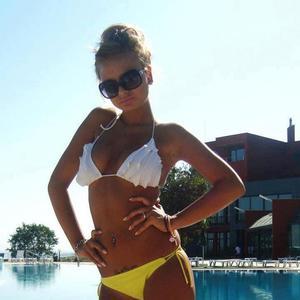 Looking for local cheaters? Take Eva from North Dakota home with you