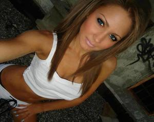Meet local singles like Nicole from Texas who want to fuck tonight
