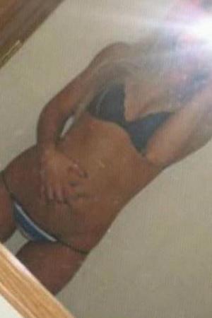 Zoe from New York is looking for adult webcam chat