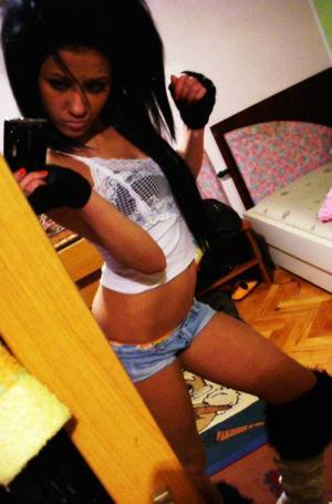 Meet local singles like Hazel from Alabama who want to fuck tonight