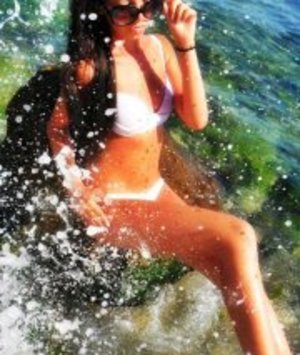 Kiersten from Washington is interested in nsa sex with a nice, young man
