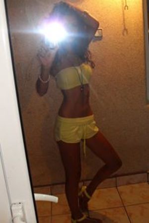 Meet local singles like Claire from Iowa who want to fuck tonight