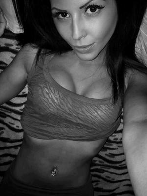 Looking for girls down to fuck? Kia from Ontario is your girl