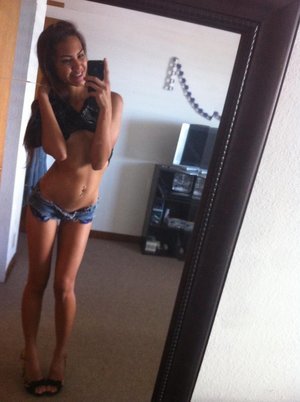 Alanna from South Carolina is looking for adult webcam chat