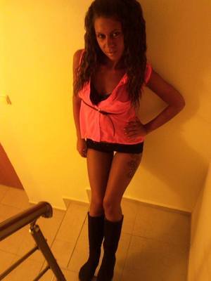 Escorts like Lynn are down to fuck you now!