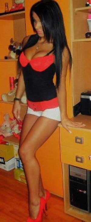 Angel is a cheater looking for a guy like you!