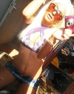 Kathyrn from North Newton, Kansas is looking for adult webcam chat