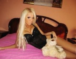 Liane from Franklin, Kentucky is looking for adult webcam chat