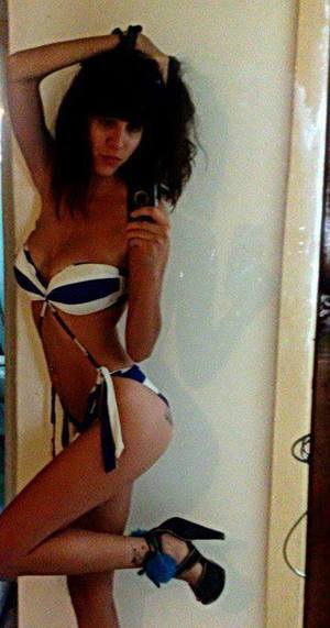 Carlee from District Of Columbia is looking for adult webcam chat
