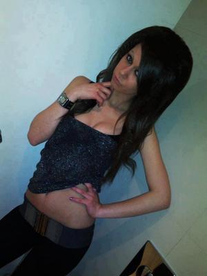 Rozella from Brandon, South Dakota is looking for adult webcam chat