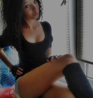 Kelly is a cheater looking for a guy like you!