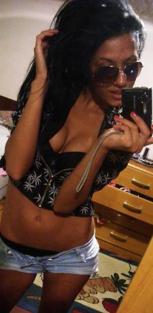 Looking for girls down to fuck? Johanna from Ontario is your girl