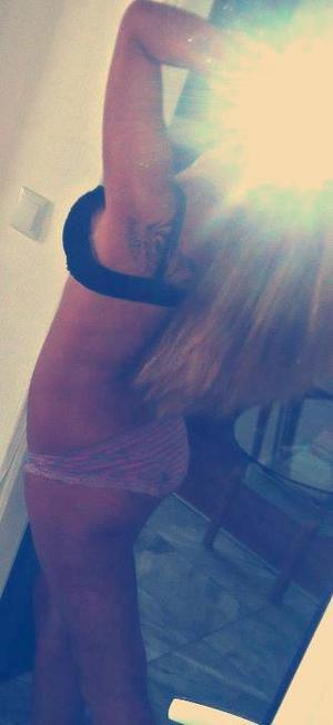 Cheryll from Londonderry, Vermont is looking for adult webcam chat