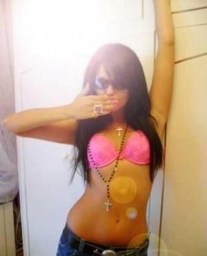 Kendra from Georgia is interested in nsa sex with a nice, young man