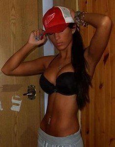 Meet local singles like Maryam from Iowa who want to fuck tonight